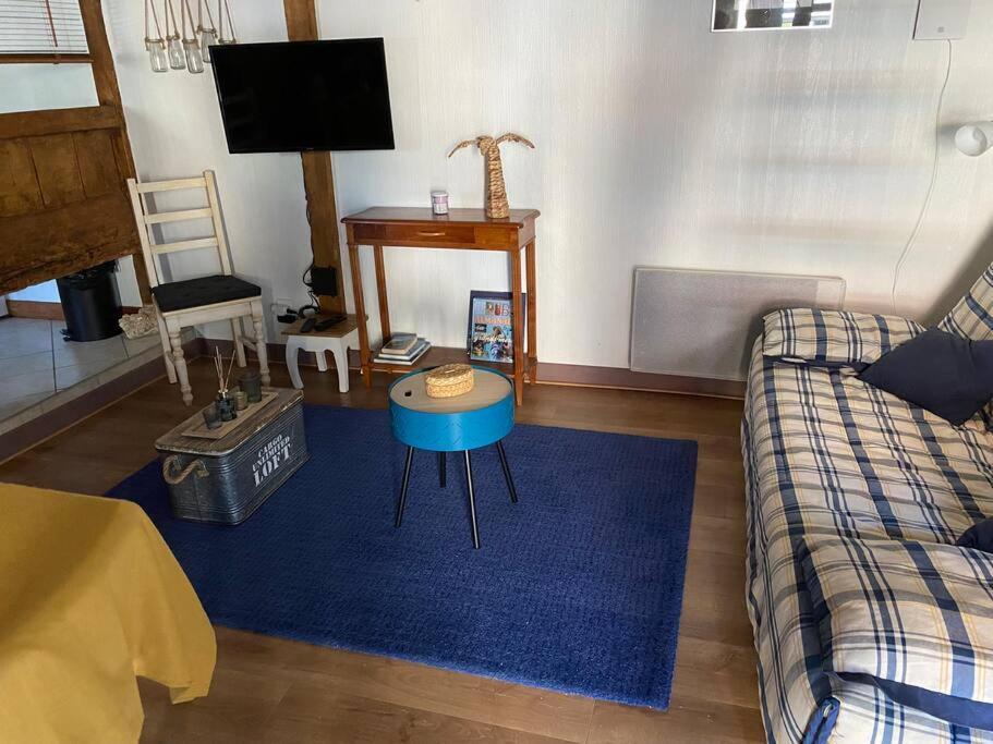 Gite De L'Ebaupin Louchy-Montfand Экстерьер фото